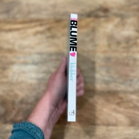 5/$20 NEW Judy Blume Blubber Book - Picture 2 of 4